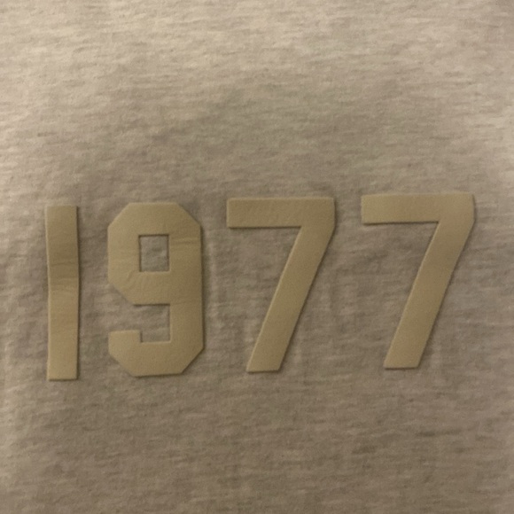 Size S Fear of God Essentials ‘1977’ Tee - Picture 3 of 6